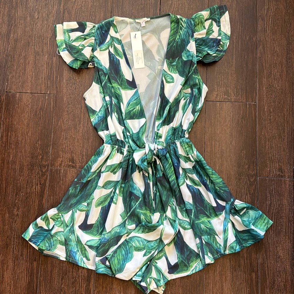 NEW Luxxel Ruffle Tie Romper Size S - Picture 1 of 8